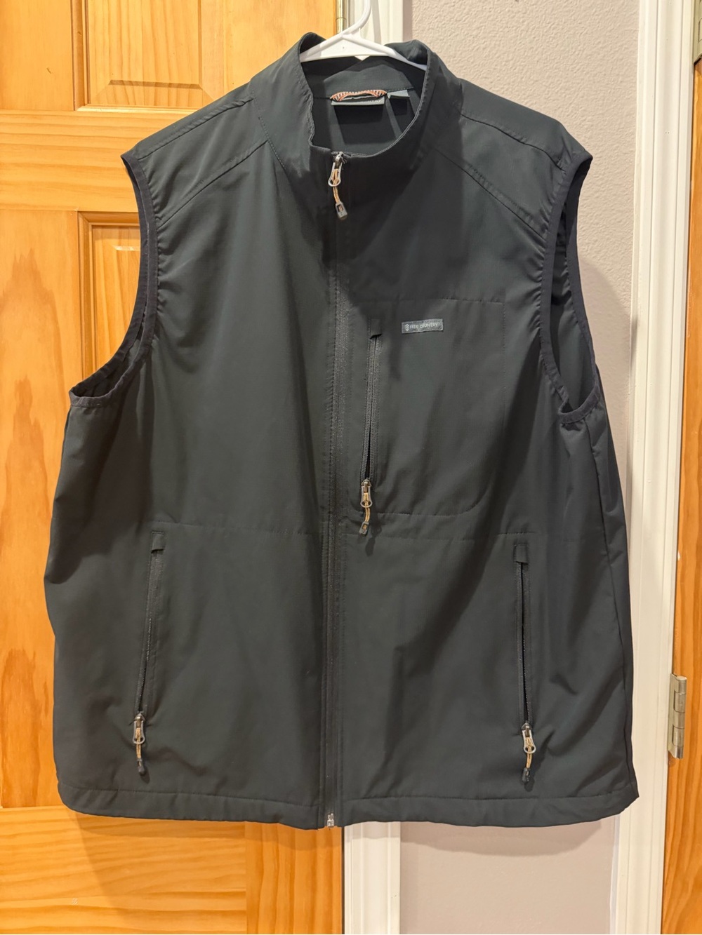 Free Country Black Zip-Front Outdoor Vest